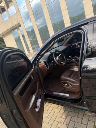 PORSCHE-CAYENNE-2020