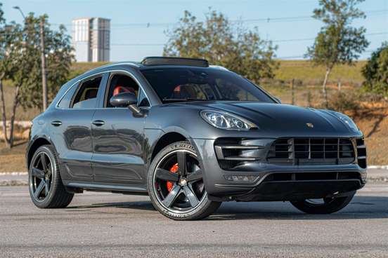PORSCHE-MACAN-2016