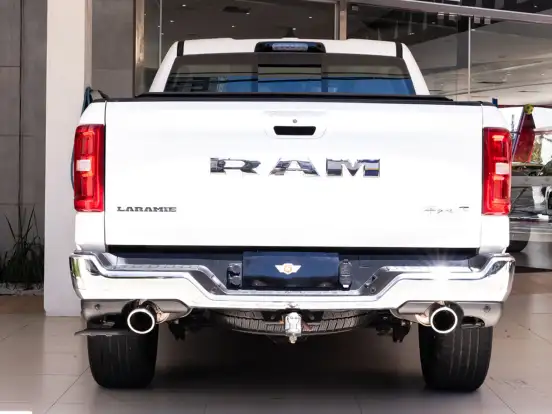 RAM-1500-3.0 HURRICANE 6 BITURBO GASOLINA LARAMIE CD 4X4 AUTOMÁTICO RAM-1500-2024