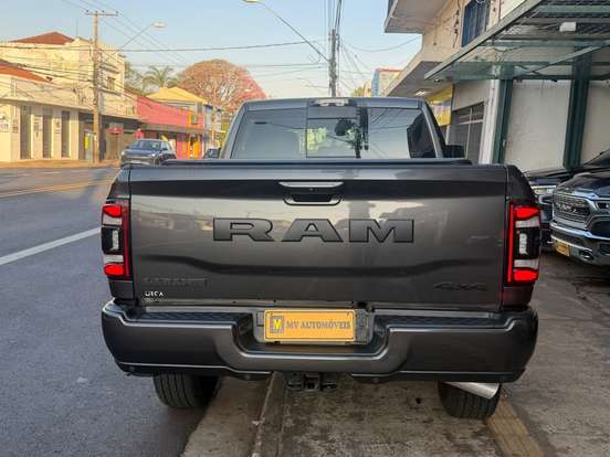 RAM-2500-6.7 I6 TURBO DIESEL LARAMIE NIGHT EDITION CD 4X4 AUTOMÁTICO RAM-2500-2024