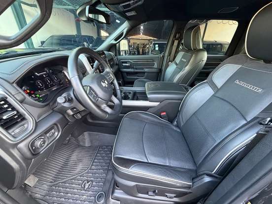 RAM-2500-6.7 I6 TURBO DIESEL LARAMIE NIGHT EDITION CD 4X4 AUTOMÁTICO RAM-2500-2024