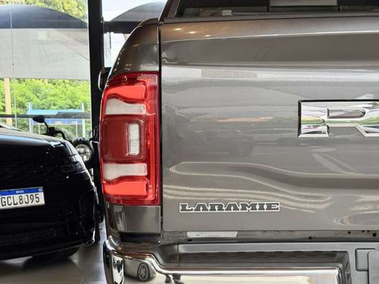 RAM-3500-6.7 I6 TURBO DIESEL LARAMIE CD 4X4 AUTOMÁTICO RAM-3500-2022