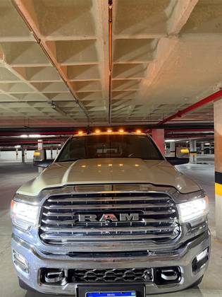 RAM 3500 6.7 I6 TURBO DIESEL LIMITED LONGHORN CD 4X4  AUTOMÁTICO