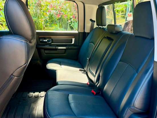 RAM-CLASSIC-5.7 V8 GASOLINA LARAMIE CD 4X4 AUTOMÁTICO RAM-CLASSIC-2023