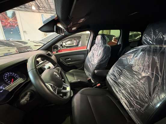 RENAULT-DUSTER-2023