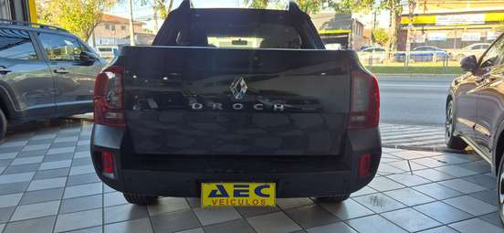 RENAULT-DUSTER OROCH-2016