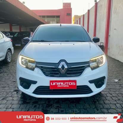 RENAULT-LOGAN-2023