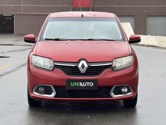 RENAULT-SANDERO-2015