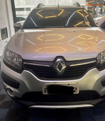 RENAULT-SANDERO-2018
