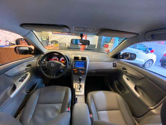 TOYOTA-COROLLA-2010