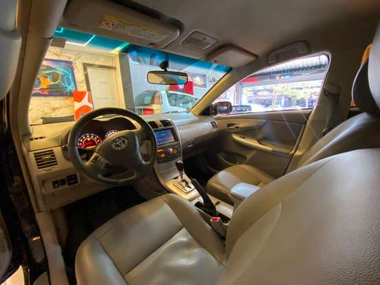 TOYOTA-COROLLA-2010