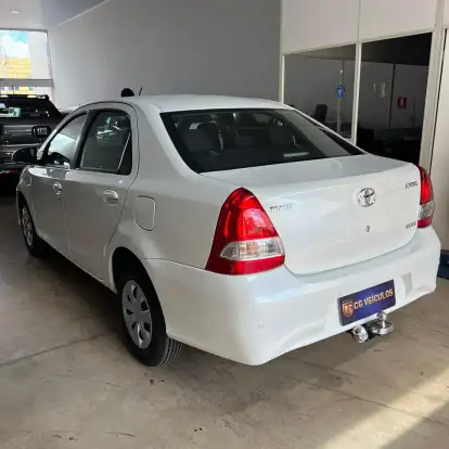 TOYOTA-ETIOS-2017
