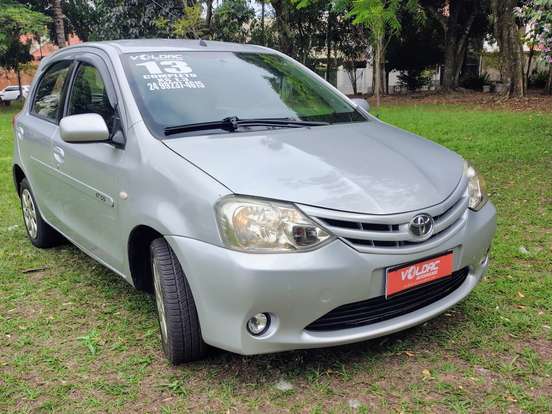 TOYOTA-ETIOS-1.3 XS 16V FLEX 4P MANUAL TOYOTA-ETIOS-2013