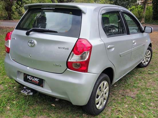 TOYOTA-ETIOS-1.3 XS 16V FLEX 4P MANUAL TOYOTA-ETIOS-2013