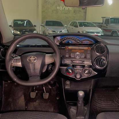 TOYOTA-ETIOS-2013