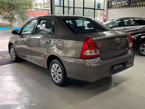 TOYOTA-ETIOS-1.5 XS SEDAN 16V FLEX 4P AUTOMÁTICO TOYOTA-ETIOS-2017