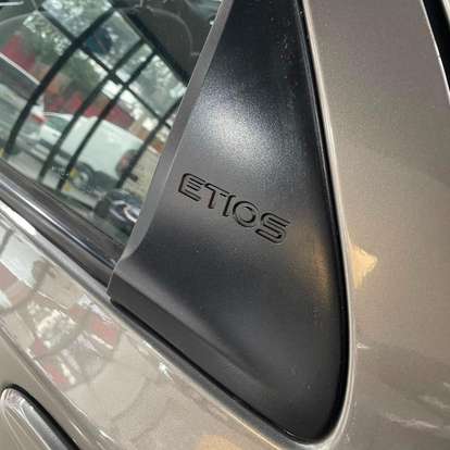 TOYOTA-ETIOS-2017