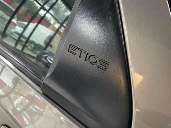TOYOTA-ETIOS-1.5 XS SEDAN 16V FLEX 4P AUTOMÁTICO TOYOTA-ETIOS-2017