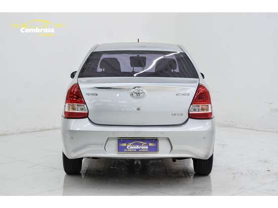 TOYOTA-ETIOS-2017