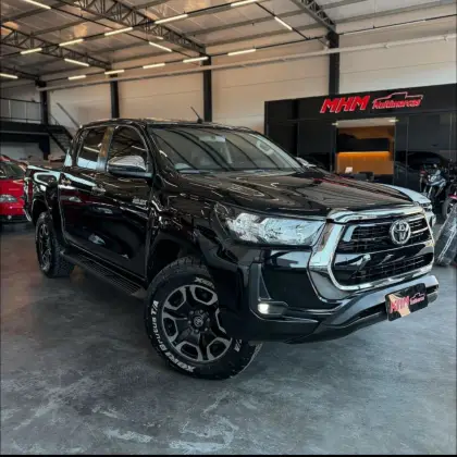 TOYOTA HILUX 2.8 D-4D TURBO DIESEL CD SRV 4X4 AUTOMÁTICO TOYOTA HILUX 2.8 D-4D TURBO DIESEL CD SRV 4X4 AUTOMÁTICO
