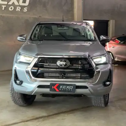 TOYOTA-HILUX-2022