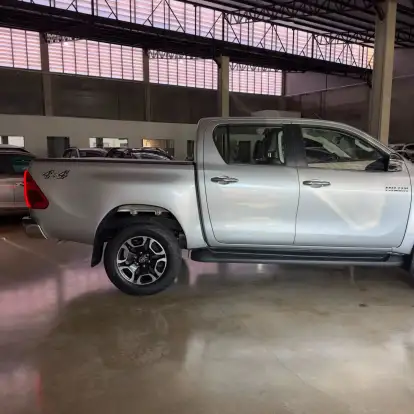 TOYOTA-HILUX-2022