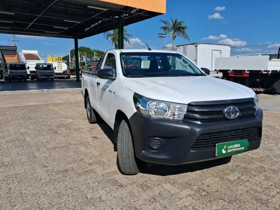 TOYOTA-HILUX-2.8 D-4D TURBO DIESEL CS 4X4 MANUAL TOYOTA-HILUX-2025