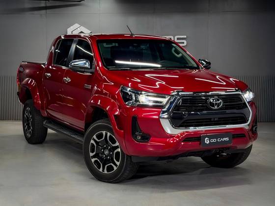 TOYOTA HILUX 2.8 D-4D TURBO DIESEL CD SRX PLUS 4X4 AUTOMÁTICO