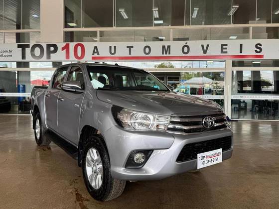 TOYOTA HILUX 2.8 STD 4X4 CD 16V DIESEL 4P MANUAL
