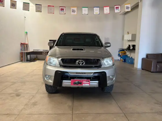 TOYOTA HILUX 3.0 SRV 4X4 CD 16V TURBO INTERCOOLER DIESEL 4P AUTOMÁTICO TOYOTA HILUX 3.0 SRV 4X4 CD 16V TURBO INTERCOOLER DIESEL 4P AUTOMÁTICO