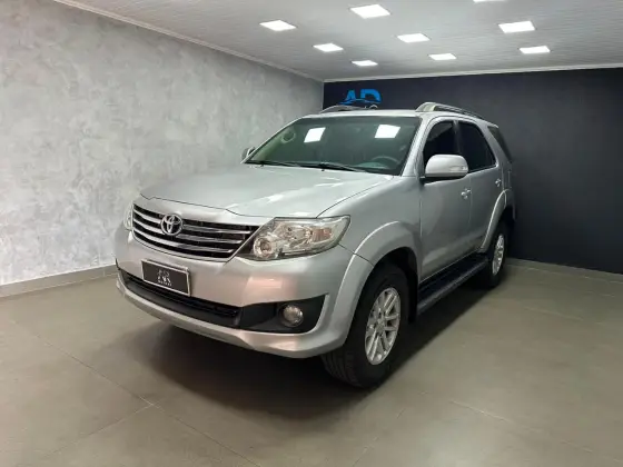 TOYOTA HILUX SW4 2.7 SR 4X2 16V FLEX 4P AUTOMÁTICO