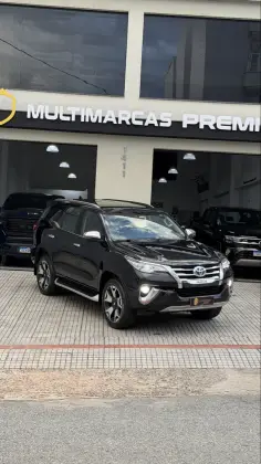 TOYOTA HILUX SW4 2.7 SRV 7 LUGARES 4X2 16V FLEX 4P AUTOMÁTICO TOYOTA HILUX SW4 2.7 SRV 7 LUGARES 4X2 16V FLEX 4P AUTOMÁTICO