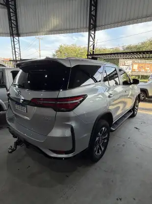 TOYOTA-HILUX SW4-2025