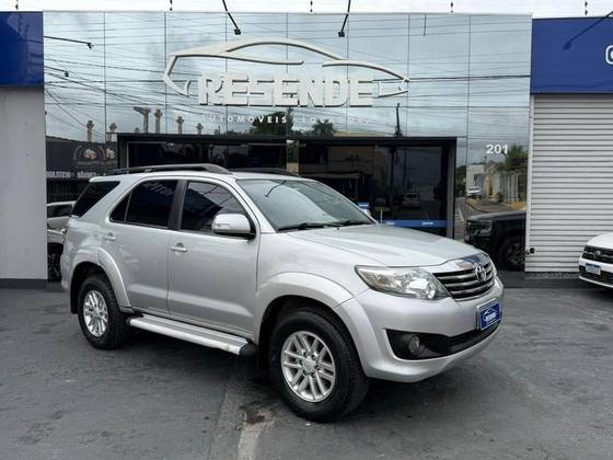 TOYOTA HILUX SW4 2.7 SR 4X2 16V FLEX 4P AUTOMÁTICO