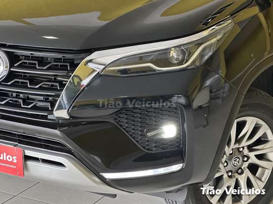 TOYOTA-HILUX SW4-2021