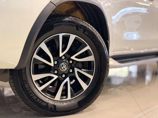 TOYOTA-HILUX SW4-2021