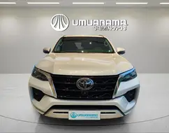 TOYOTA HILUX SW4 2.8 D-4D TURBO DIESEL SRX 7L 4X4 AUTOMÁTICO TOYOTA HILUX SW4 2.8 D-4D TURBO DIESEL SRX 7L 4X4 AUTOMÁTICO