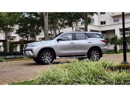 TOYOTA-HILUX SW4-2.8 SRX 4X4 16V TURBO INTERCOOLER DIESEL 4P AUTOMÁTICO TOYOTA-HILUX SW4-2018