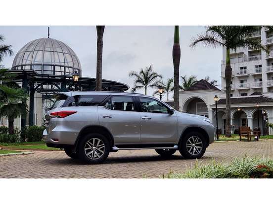 TOYOTA-HILUX SW4-2018