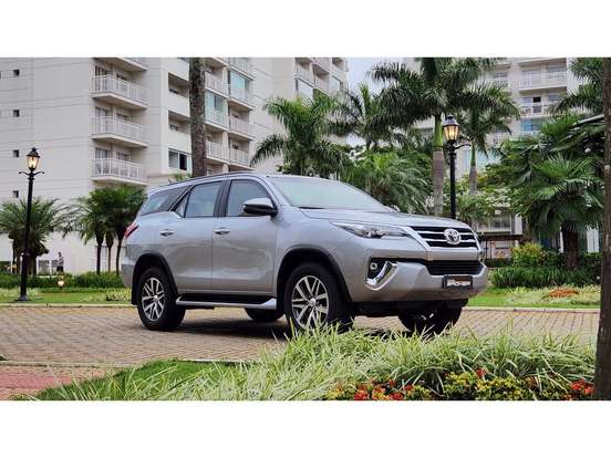 TOYOTA-HILUX SW4-2.8 SRX 4X4 16V TURBO INTERCOOLER DIESEL 4P AUTOMÁTICO TOYOTA-HILUX SW4-2018