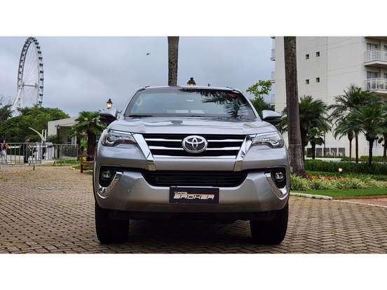 TOYOTA-HILUX SW4-2.8 SRX 4X4 16V TURBO INTERCOOLER DIESEL 4P AUTOMÁTICO TOYOTA-HILUX SW4-2018