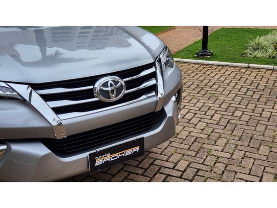 TOYOTA-HILUX SW4-2018