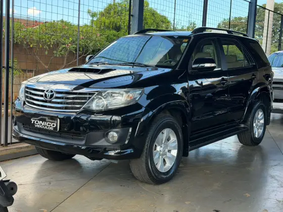 TOYOTA HILUX SW4 3.0 SRV 4X4 16V TURBO INTERCOOLER DIESEL 4P AUTOMÁTICO