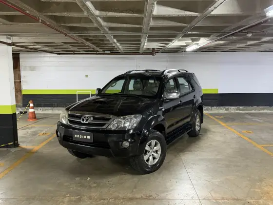 TOYOTA HILUX SW4 3.0 SRV 4X4 16V TURBO INTERCOOLER DIESEL 4P AUTOMÁTICO