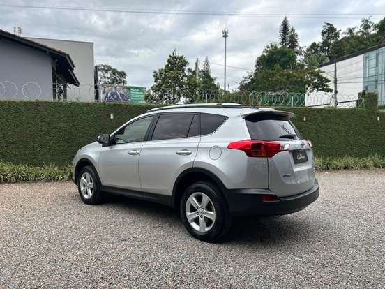 TOYOTA-RAV4-2.0 4X4 16V GASOLINA 4P AUTOMÁTICO TOYOTA-RAV4-2013