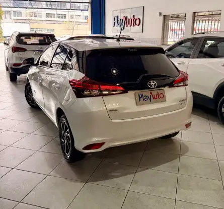 TOYOTA-YARIS-2022