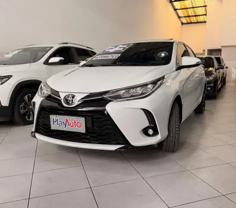 TOYOTA-YARIS-2022