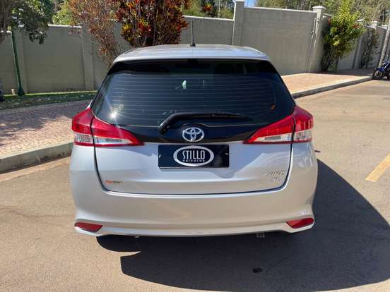 TOYOTA-YARIS-2019