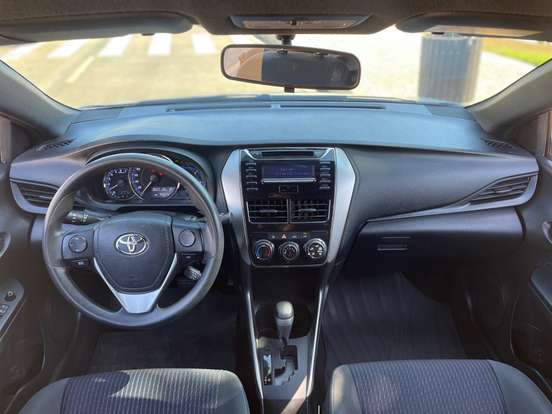 TOYOTA-YARIS-2019