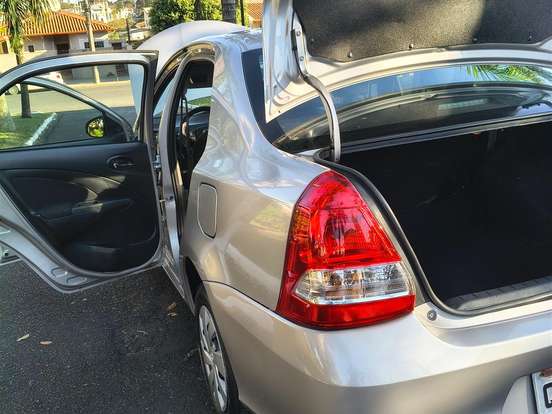 TOYOTA-ETIOS-1.5 XS SEDAN 16V FLEX 4P AUTOMÁTICO TOYOTA-ETIOS-2018